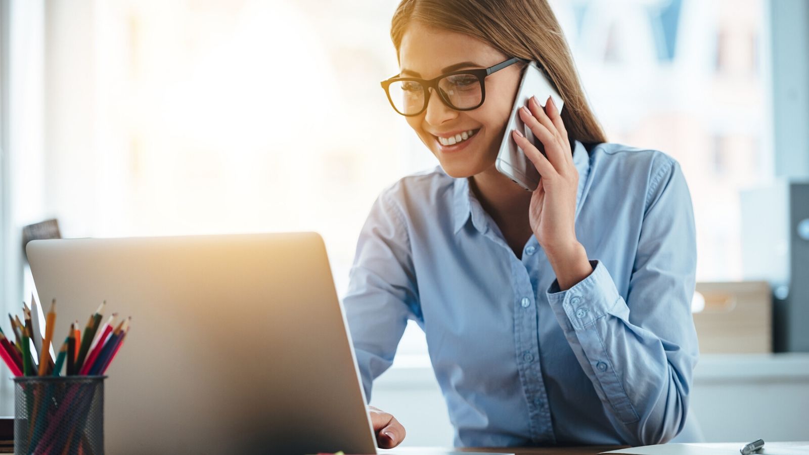 Frau am Arbeitsplatz